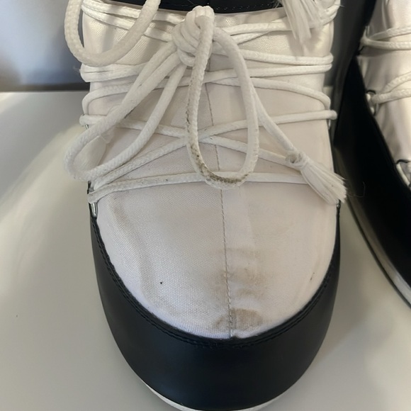 Womens moon boots fairly new worn 3x - Picture 2 of 6